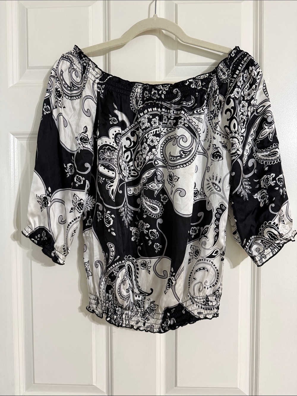 White House Black Market Black & White Paisley Off-Shoulder Blouse